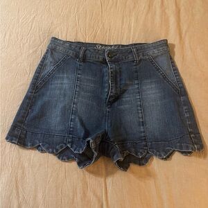 Scalloped Hem Denim Shorts in Dark Blue - Special